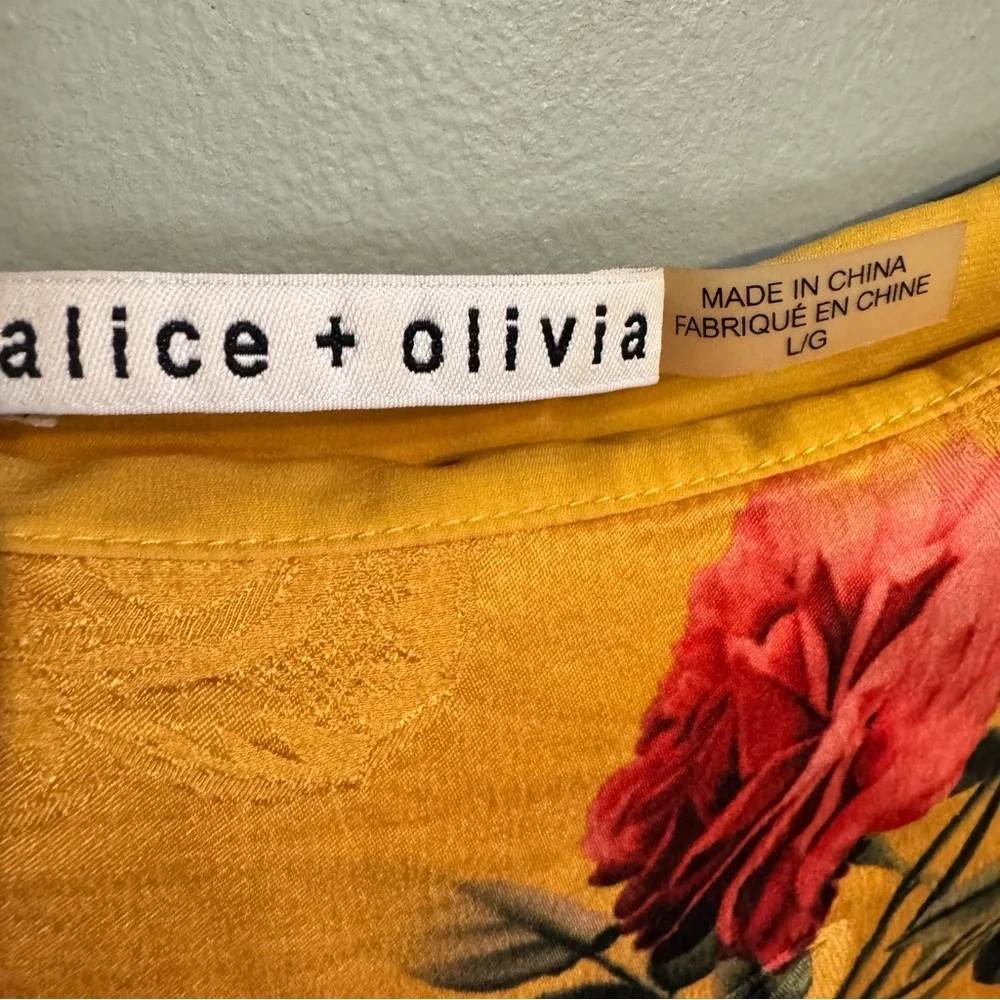 Alice + Olivia  Off-the-Shoulder Top Floral Print Bell Sleeve Large - Picture 3 of 5